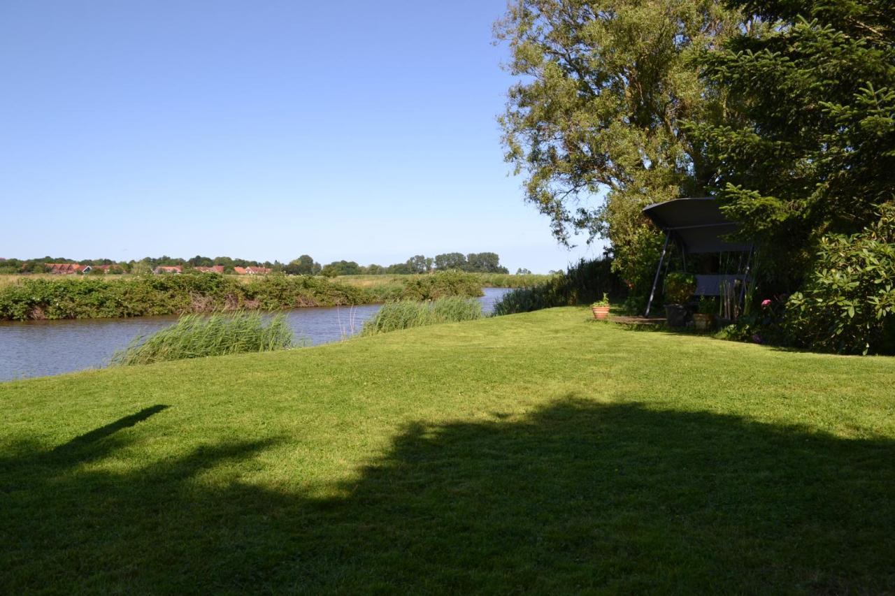 Ferienhaus Am Wasser Hinte Exteriör bild